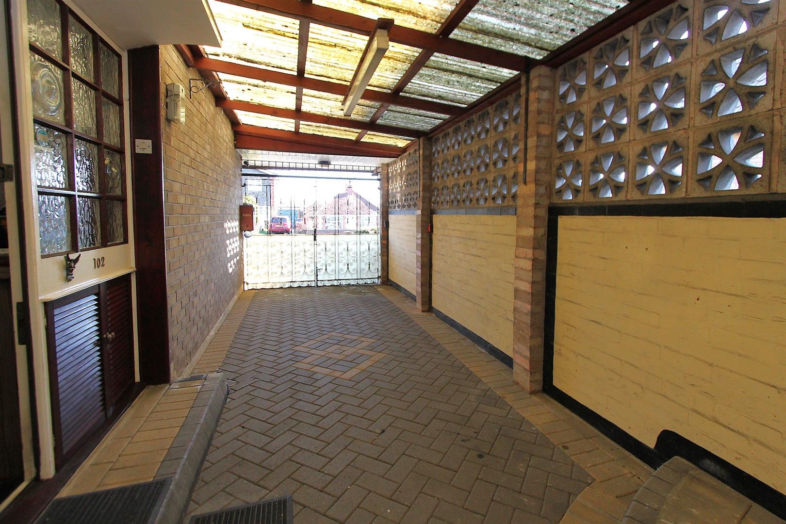 Commonside, Brierley Hill